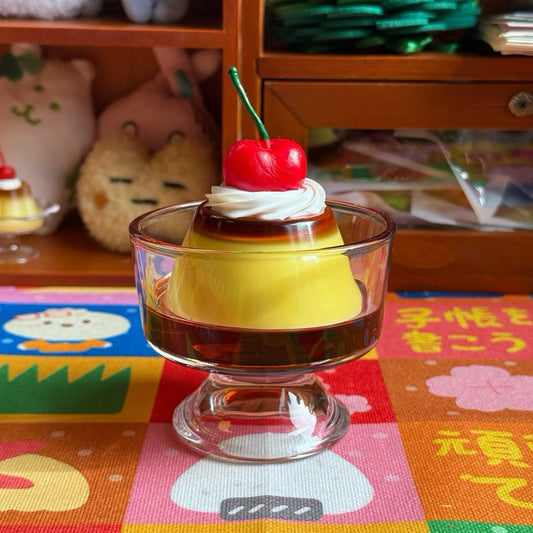 Pudding Dessert Retro Figurine
